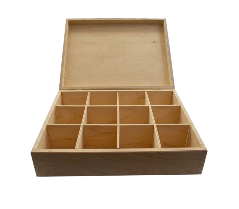 Buková krabička s vekom cinkovaný spoj a 12 priehradkami 30,3x23x8,5 cm Buková krabička s vekom cinkovaný spoj a 12 priehradkami 30,3x23x8,5 cm