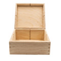 Buková krabička s vekom cinkovaný spoj a 4 priehradkami 17x17x8,5 cm Buková krabička s vekom cinkovaný spoj a 4 priehradkami 17x17x8,5 cm