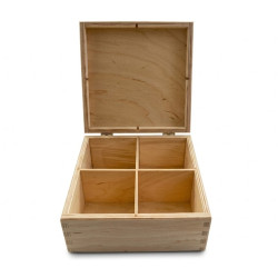 Buková krabička s vekom cinkovaný spoj a 4 priehradkami 17x17x8,5 cm Buková krabička s vekom cinkovaný spoj a 4 priehradkami 17x17x8,5 cm