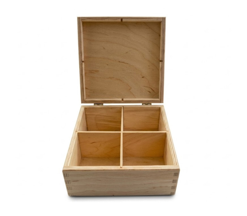 Buková krabička s vekom cinkovaný spoj a 4 priehradkami 17x17x8,5 cm Buková krabička s vekom cinkovaný spoj a 4 priehradkami 17x17x8,5 cm