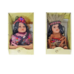 Porcelánová bábika Sediaca indiánka 21 cm Porcelánová bábika Sediaca indiánka 21 cm