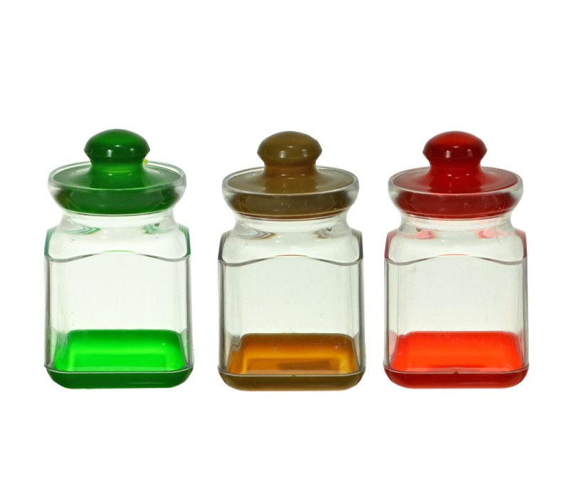 Plastová soľnička/korenička GOMBÍK 6x6x10,5 cm 0,2 L Plastová soľnička/korenička GOMBÍK 6x6x10,5 cm 0,2 L