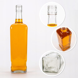Fľaša sklenená WALKER na alkohol 28x7x7 cm 0,7 L Fľaša sklenená WALKER na alkohol 28x7x7 cm 0,7 L