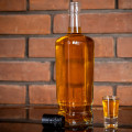Fľaša sklenená WALKER na alkohol 28x7x7 cm 0,7 L Fľaša sklenená WALKER na alkohol 28x7x7 cm 0,7 L