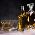 Fľaša sklenená WHISKEY 22,4x6,5 cm 0,5 L